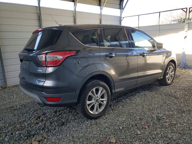 Photo 3 from auction – 2017 FORD ESCAPE SE with VIN 1FMCU0GD8HUD83440