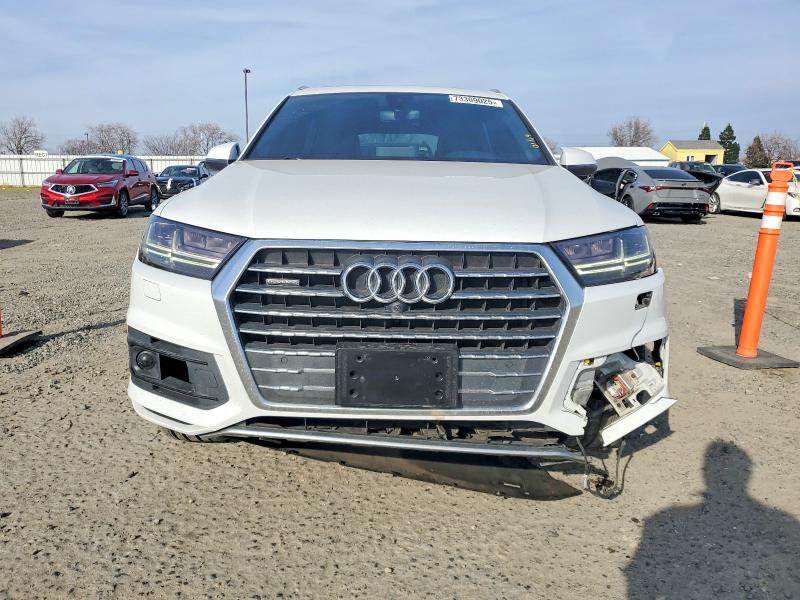 Photo 5 from auction – 2017 AUDI Q7 with VIN WA1VAAF77HD037896