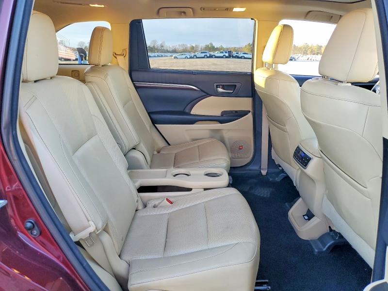 Photo 11 from auction – 2015 TOYOTA HIGHLANDER with VIN 5TDDCRFH5FS010975