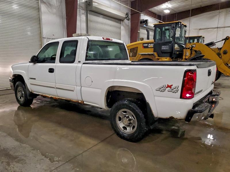 Photo 2 from auction – 2004 CHEVROLET SILVERADO with VIN 1GCHK29U24E357879
