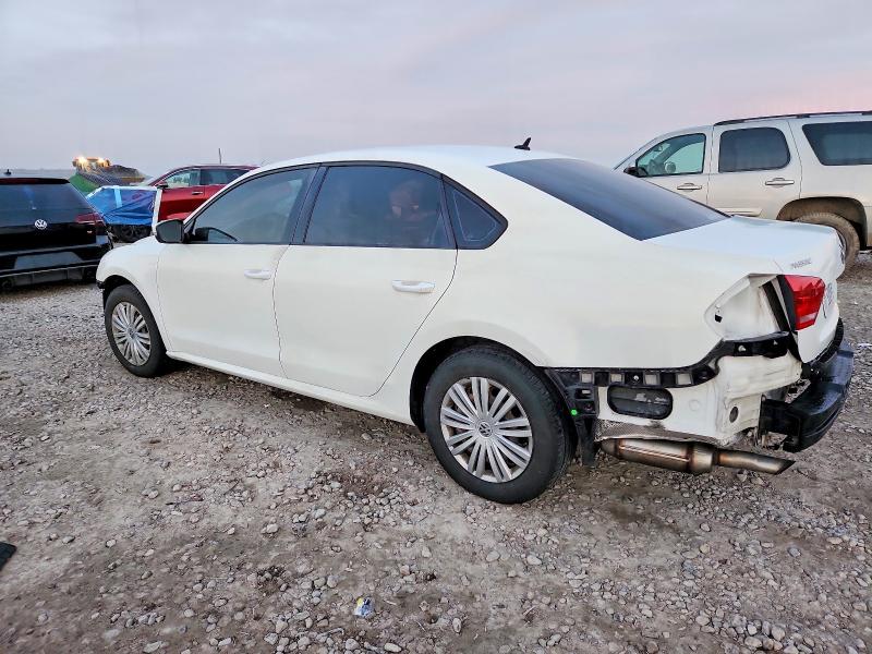 Photo 2 from auction – 2015 VOLKSWAGEN PASSAT S with VIN 1VWAT7A35FC076847