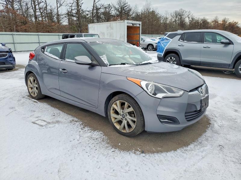 Zdjęcie 4 z aukcji – 2016 HYUNDAI VELOSTER z VIN KMHTC6AD1GU267302