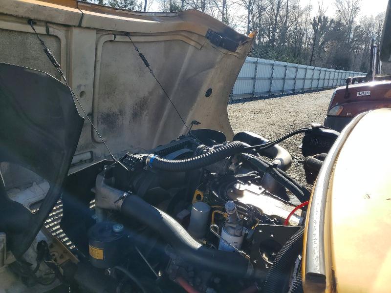 Photo 7 from auction – 2002 FREIGHTLINER CHASSIS with VIN 4UZAAXAK32CK41333