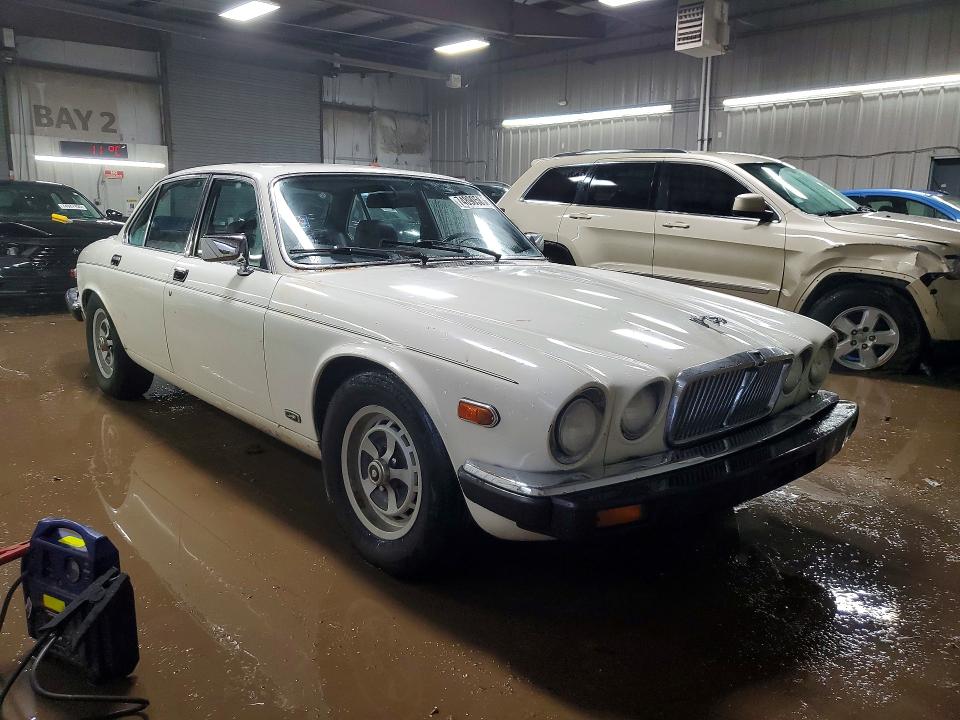 Photo 4 from auction – 1985 JAGUAR XJ6 with VIN SAJAV1343FC429376