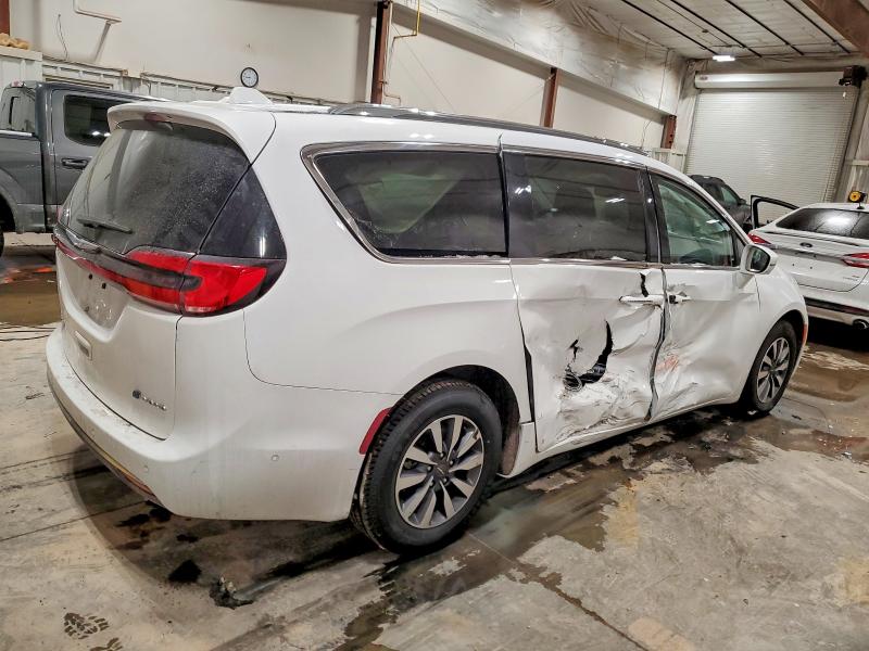 Photo 3 from auction – 2021 CHRYSLER PACIFICA H with VIN 2C4RC1L77MR586172