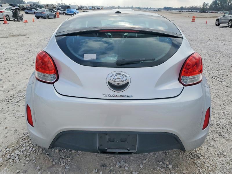 Photo 6 from auction – 2016 HYUNDAI VELOSTER with VIN KMHTC6AD0GU298590
