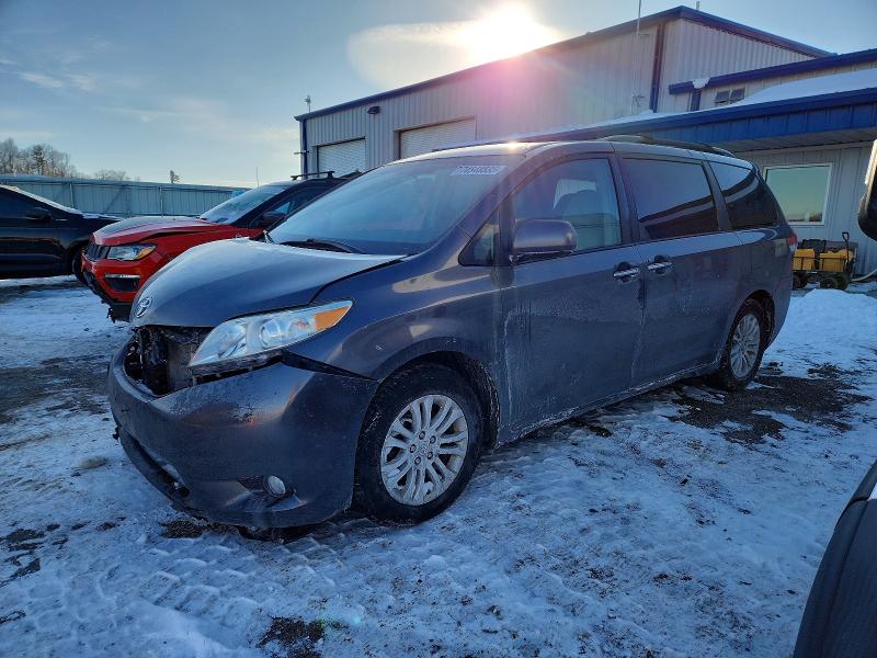TOYOTA SIENNA XLE 2011 con VIN 5TDYK3DC7BS053121 - Foto de la subasta
