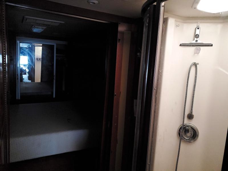 Photo 9 from auction – 2004 FREIGLINER TRVL HOME with VIN 4UZAAHCY64CN26943