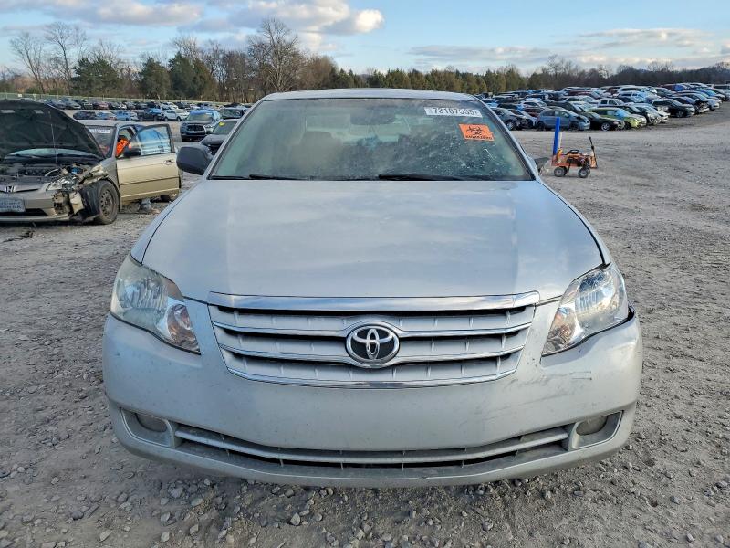 Photo 5 from auction – 2005 TOYOTA AVALON XL with VIN 4T1BK36BX5U051188