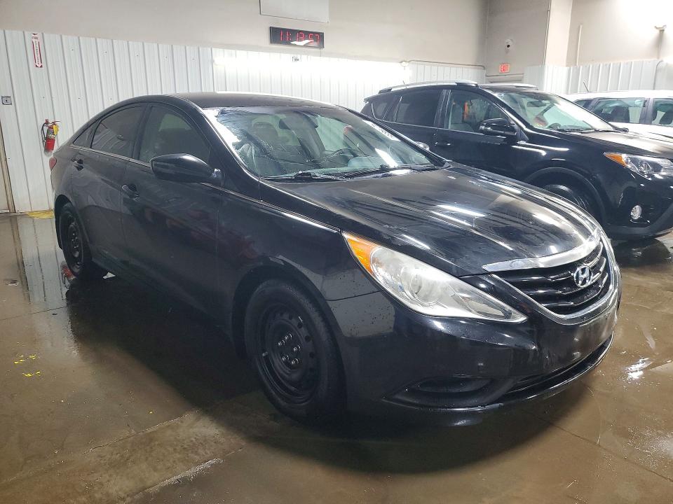 Photo 4 from auction – 2013 HYUNDAI SONATA with VIN 5NPEB4AC8DH517409