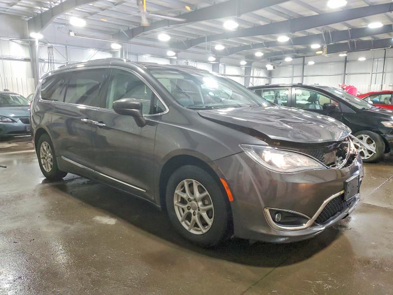 Photo 4 from auction – 2020 CHRYSLER PACIFICA T with VIN 2C4RC1BG5LR103990