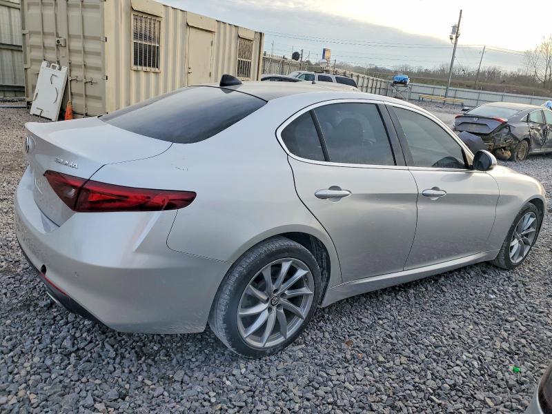Photo 3 from auction – 2017 ALFA ROMEO GIULIA Q4 with VIN ZARFAEDN3H7545709