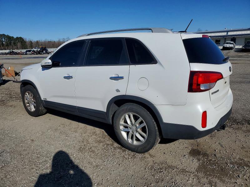 Photo 2 from auction – 2015 KIA SORENTO LX with VIN 5XYKTCA69FG586575