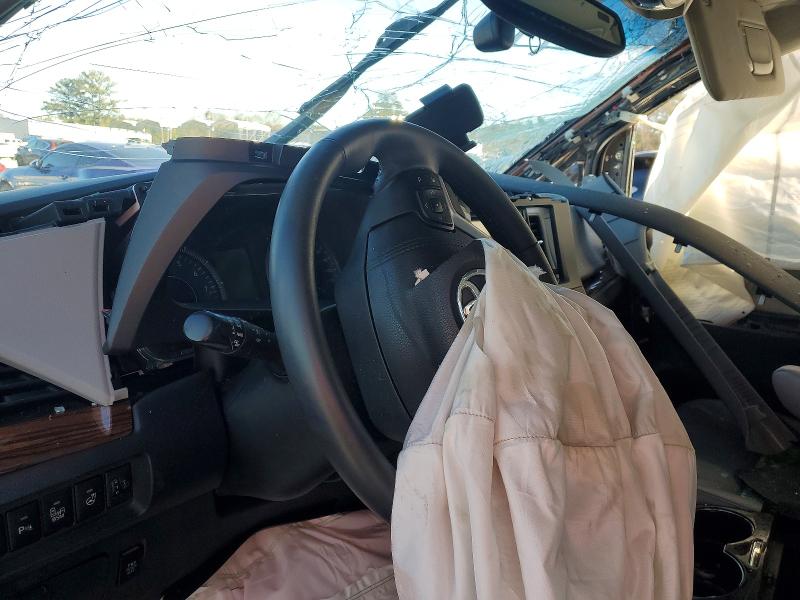Photo 9 from auction – 2016 TOYOTA SIENNA XLE with VIN 5TDYK3DC1GS752204