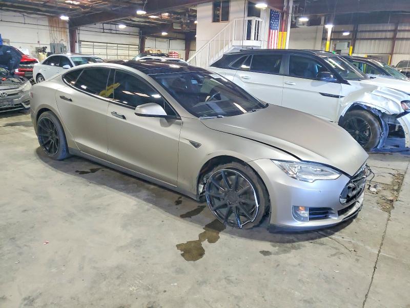 Photo 4 from auction – 2015 TESLA MODEL S with VIN 5YJSA1E24FF116589