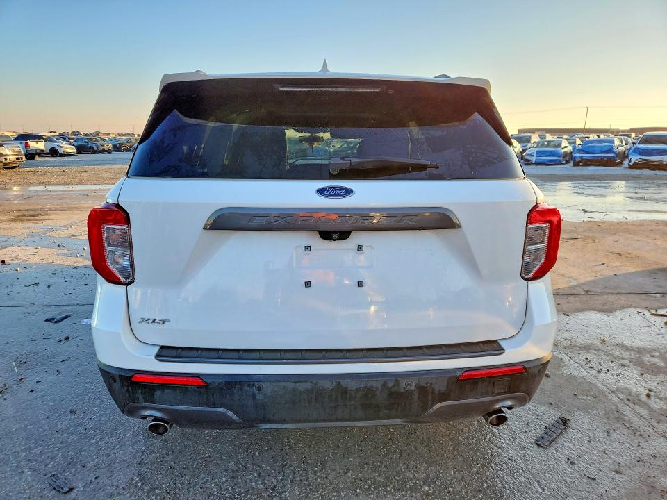 Photo 6 from auction – 2021 FORD EXPLORER with VIN 1FMSK7DH0MGA04375