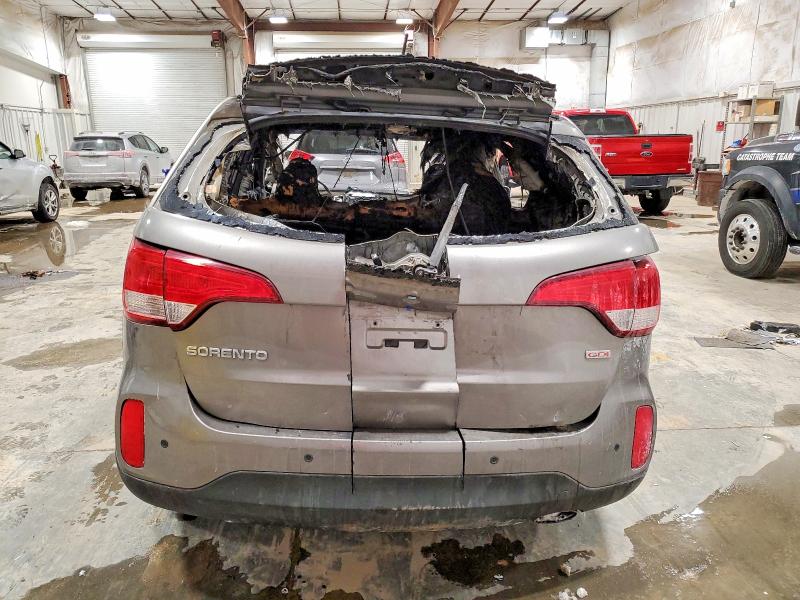 Photo 6 from auction – 2015 KIA SORENTO LX with VIN 5XYKTCA69FG559084