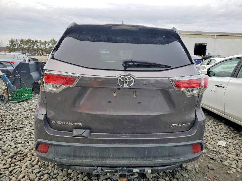 Photo 6 from auction – 2016 TOYOTA HIGHLANDER with VIN 5TDJKRFH0GS247073