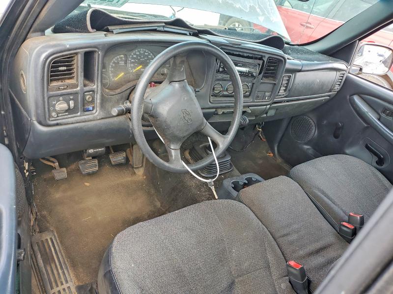 Photo 8 from auction – 2000 CHEVROLET SILVERADO with VIN 1GCEC14W7YZ341548