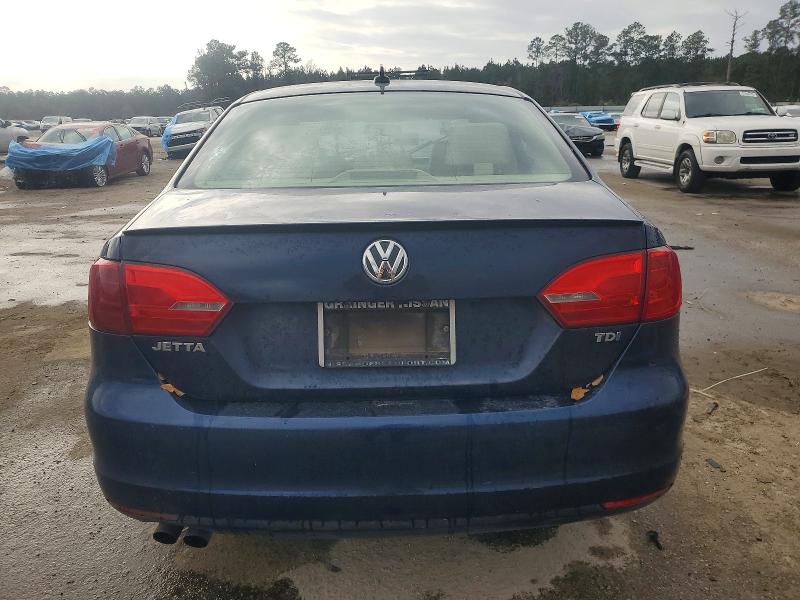 Photo 6 from auction – 2014 VOLKSWAGEN JETTA TDI with VIN 3VWLL7AJ2EM369870