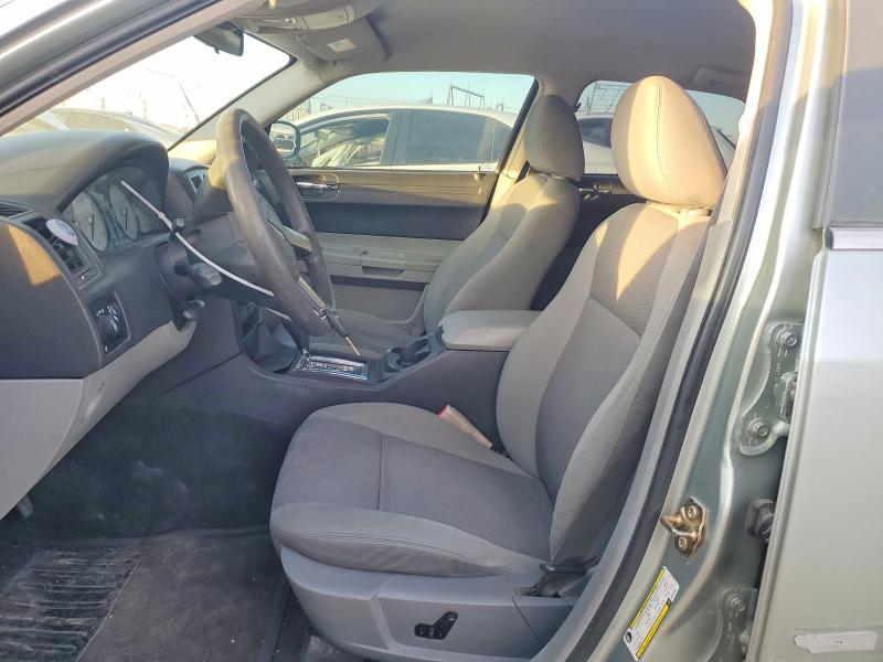 Photo 7 from auction – 2006 CHRYSLER 300 with VIN 2C3KA43R06H376200