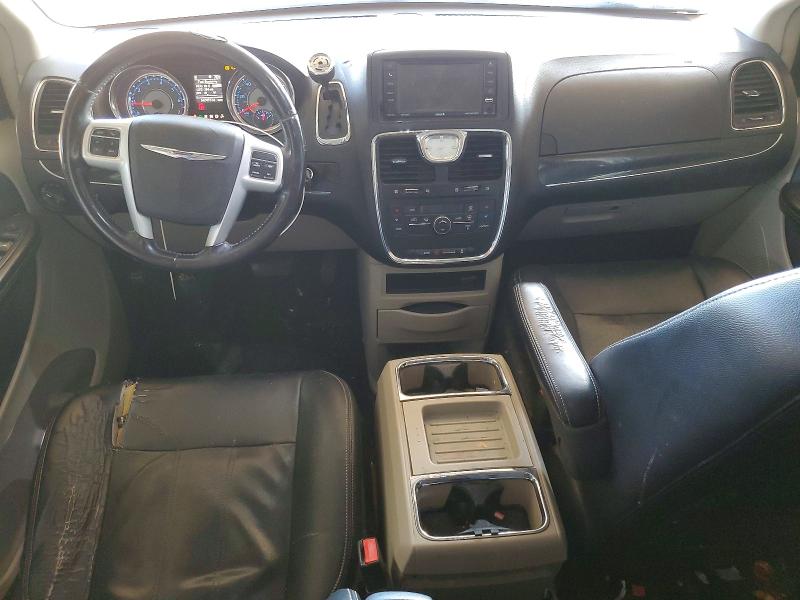 Photo 8 from auction – 2016 CHRYSLER TOWN & COU with VIN 2C4RC1BG6GR112445
