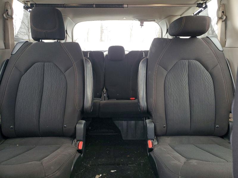 Photo 10 from auction – 2017 CHRYSLER PACIFICA T with VIN 2C4RC1BG9HR785263