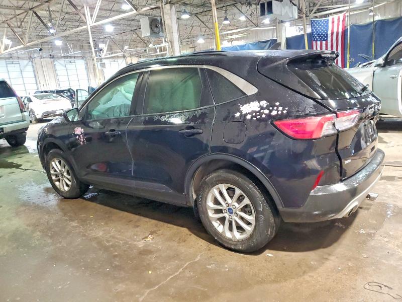 Photo 2 from auction – 2020 FORD ESCAPE with VIN 1FMCU9G62LUC38005