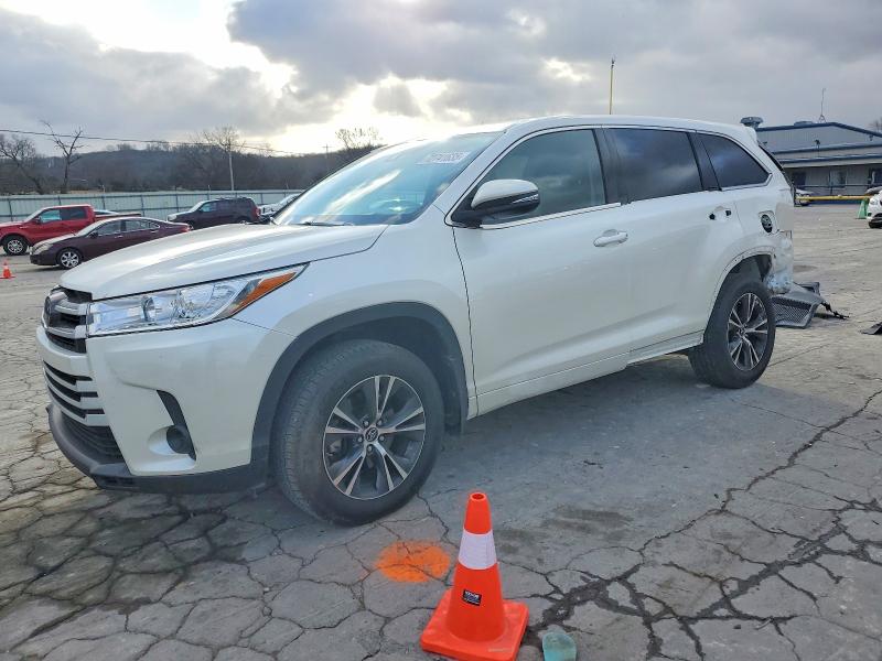 TOYOTA HIGHLANDER 2018 with VIN 5TDZARFH3JS041694 - Photo from auction