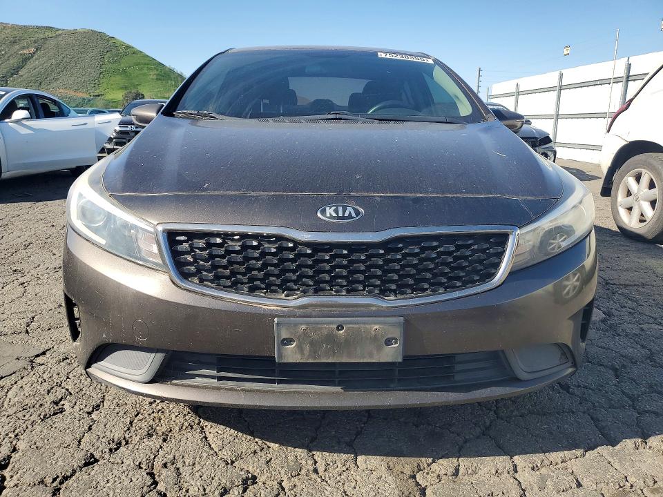 Photo 5 from auction – 2018 KIA FORTE LX with VIN 3KPFK4A72JE181313
