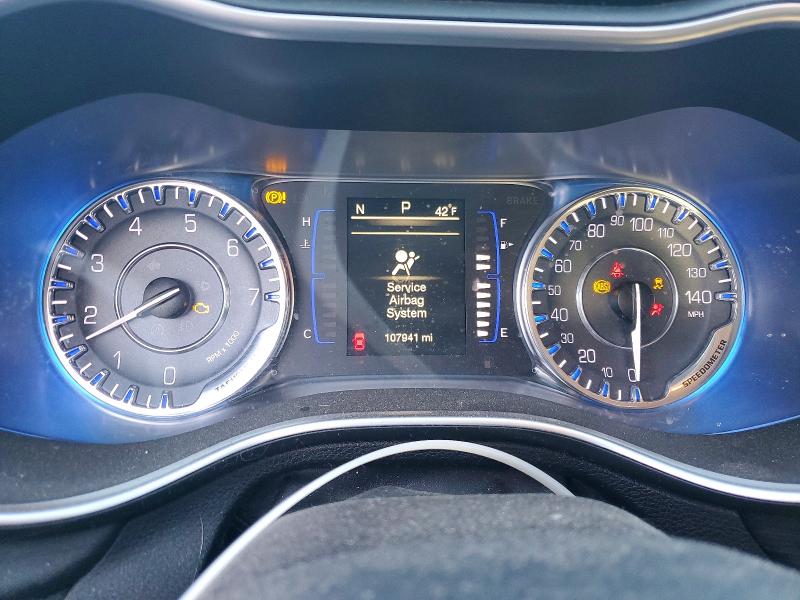 Photo 9 from auction – 2016 CHRYSLER 200 LIMITE with VIN 1C3CCCAB4GN159904