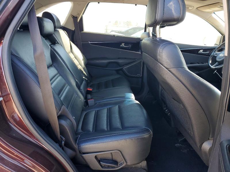 Photo 11 from auction – 2016 KIA SORENTO SX with VIN 5XYPKDA56GG008103