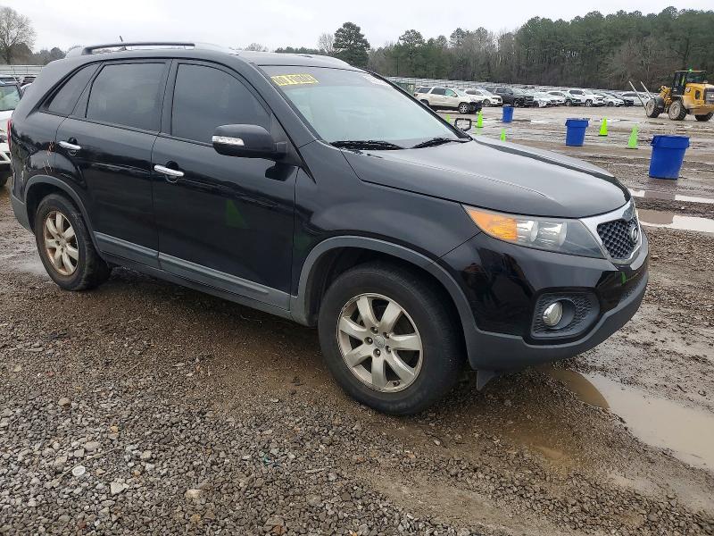 Photo 4 from auction – 2013 KIA SORENTO with VIN 5XYKT3A68DG381732