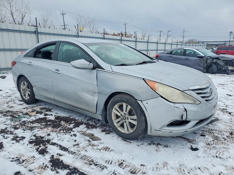 Photo 4 from auction – 2011 HYUNDAI SONATA with VIN 5NPEB4AC2BH146924