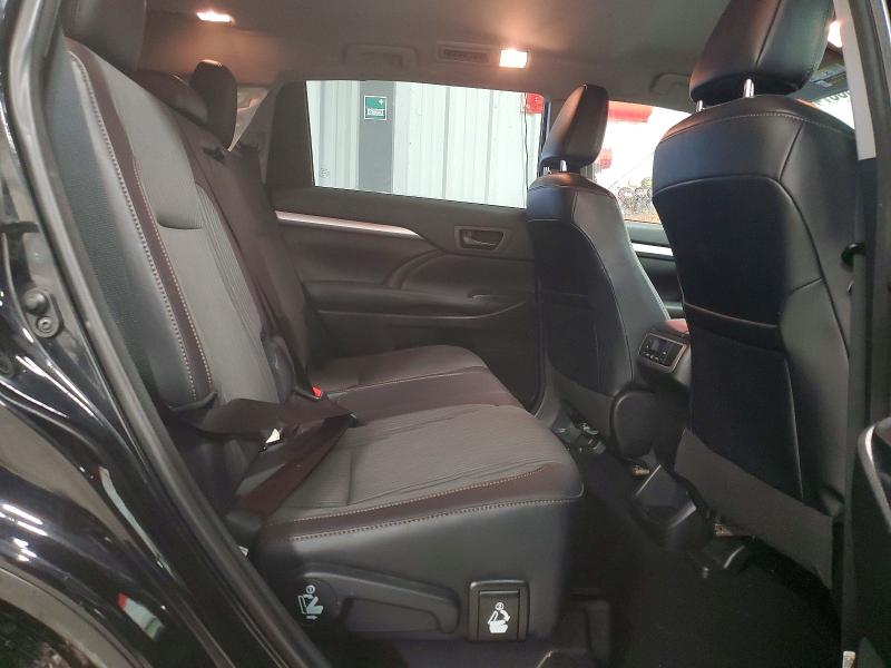 Foto 11 de la subasta – 2018 TOYOTA HIGHLANDER con VIN 5TDBZRFH8JS827579