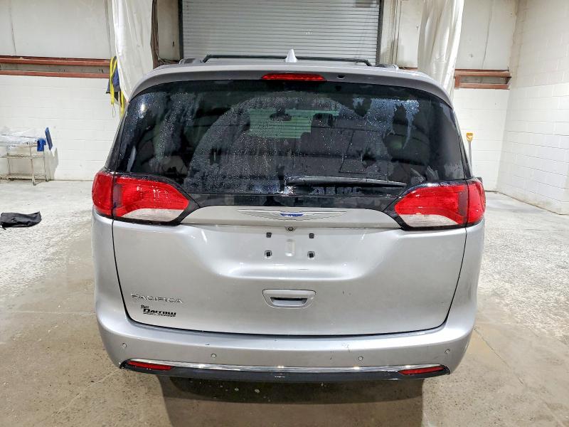 Photo 6 from auction – 2018 CHRYSLER PACIFICA T with VIN 2C4RC1BG9JR102306
