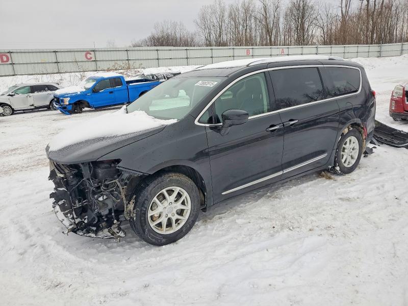 CHRYSLER PACIFICA 2020 with VIN 2C4RC1BG9LR275438 - Photo from auction