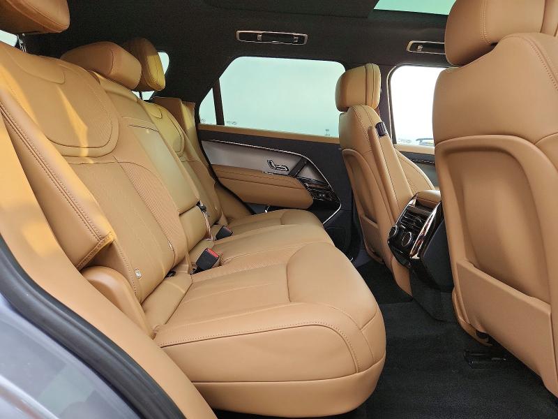 Photo 10 from auction – 2025 LAND ROVER RANGE ROVE with VIN SAL1P9EU2SA489314