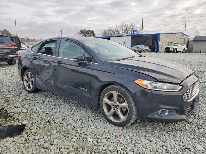 Photo 4 from auction – 2013 FORD FUSION SE with VIN 3FA6P0LU4DR383327