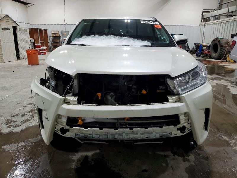 Zdjęcie 5 z aukcji – 2018 TOYOTA HIGHLANDER z VIN 5TDJZRFH0JS556612
