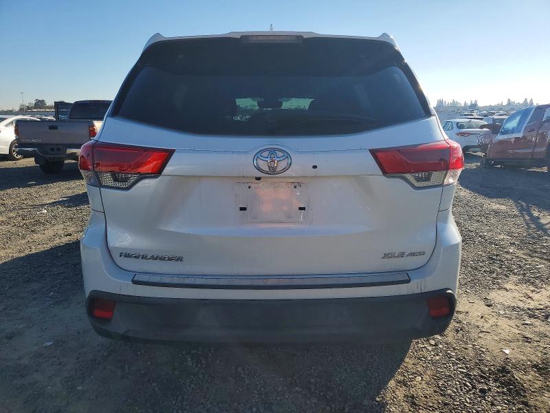 Photo 6 from auction – 2017 TOYOTA HIGHLANDER with VIN 5TDJZRFH1HS483776