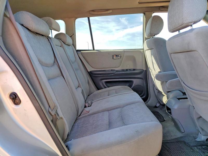 Photo 11 from auction – 2002 TOYOTA HIGHLANDER with VIN JTEGF21A920071292