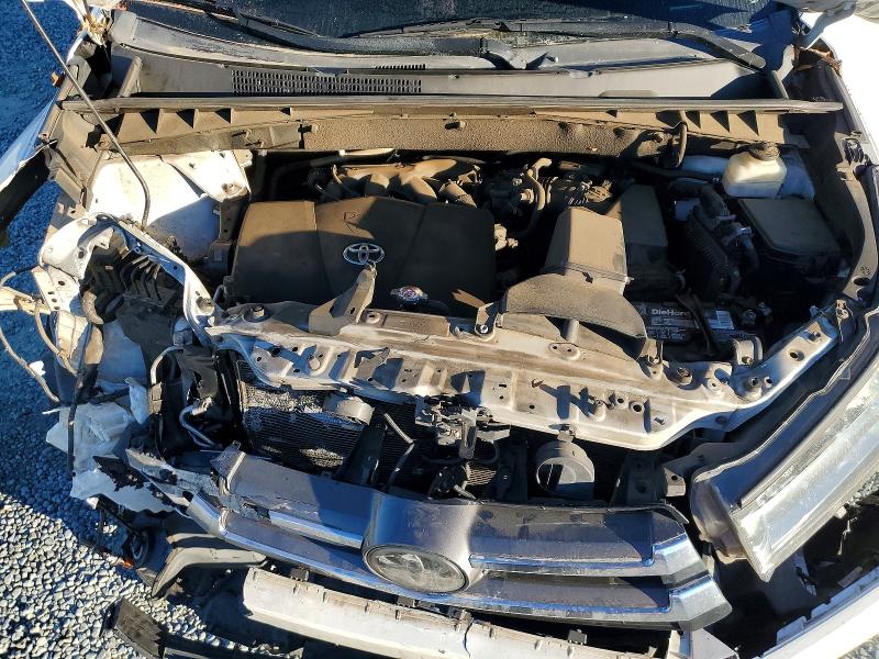 Photo 12 from auction – 2018 TOYOTA HIGHLANDER with VIN 5TDYZRFH5JS268292
