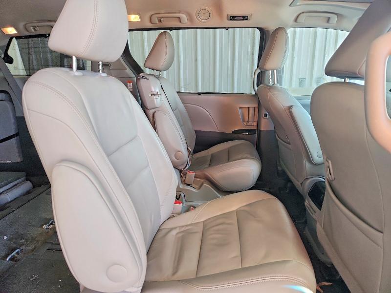 Photo 11 from auction – 2015 TOYOTA SIENNA with VIN 5TDYK3DC6FS638262