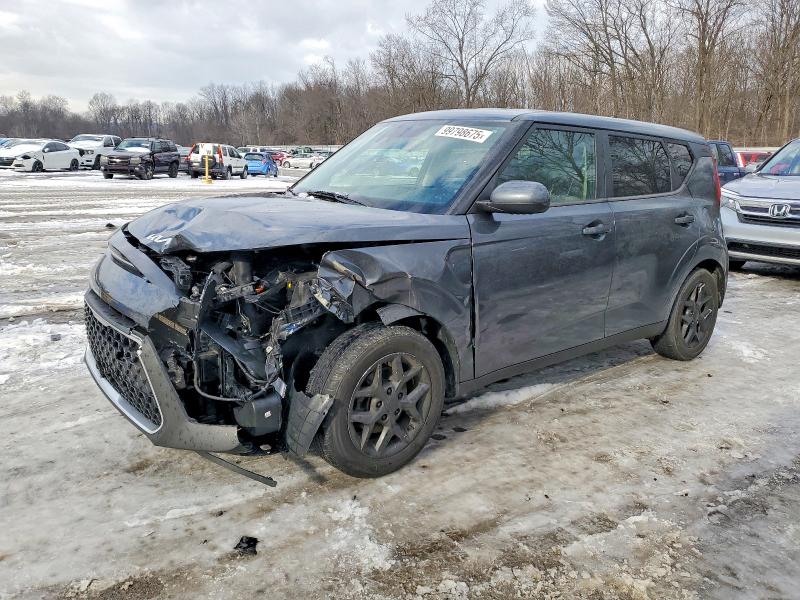 KIA SOUL 2022 with VIN KNDJ23AU4N7825653 - Photo from auction