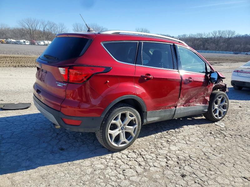 Photo 3 from auction – 2019 FORD ESCAPE with VIN 1FMCU9J92KUC51466