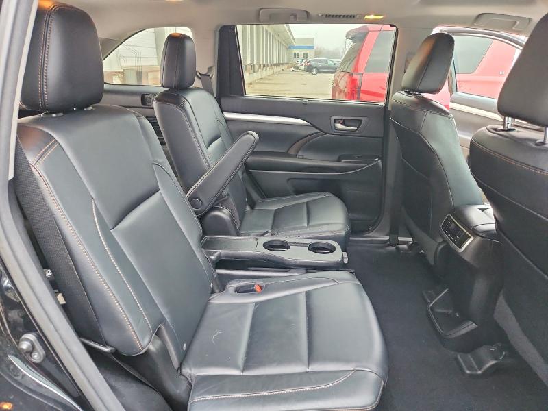 Photo 11 from auction – 2016 TOYOTA HIGHLANDER with VIN 5TDJKRFH4GS354854