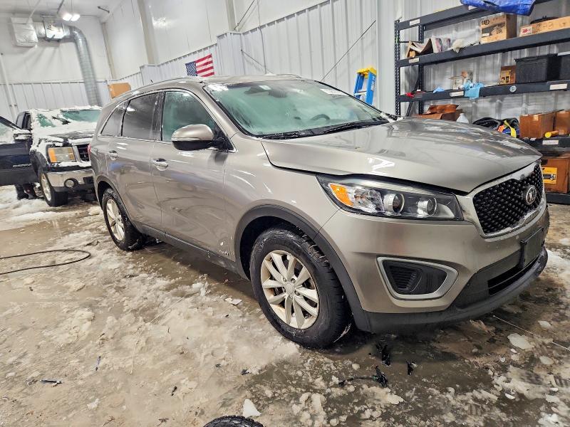 Photo 4 from auction – 2017 KIA SORENTO LX with VIN 5XYPGDA59HG189488