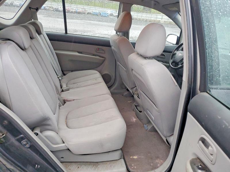 Photo 11 from auction – 2007 KIA RONDO with VIN KNAFG525277069542