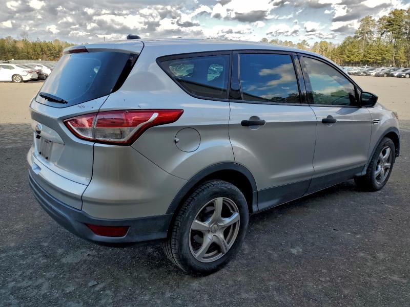 Photo 3 from auction – 2013 FORD ESCAPE S with VIN 1FMCU0F76DUD08029